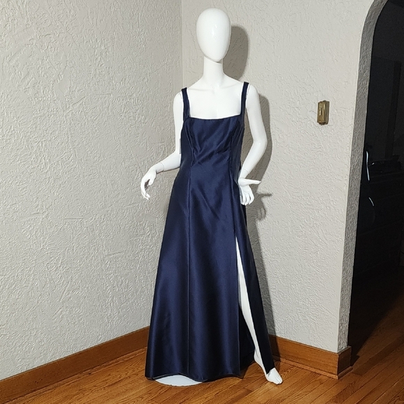 BONED CORSET CLOSED-BACK SATIN GOWN WITH FULL SKIRT AND POCKETS IN MIDNIGHT NAVY - Picture 1 of 9